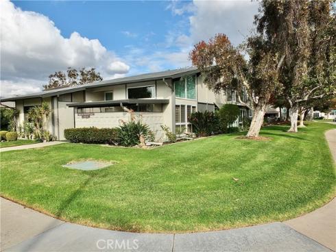1891 Mckinney 26B Way, Seal Beach, CA
