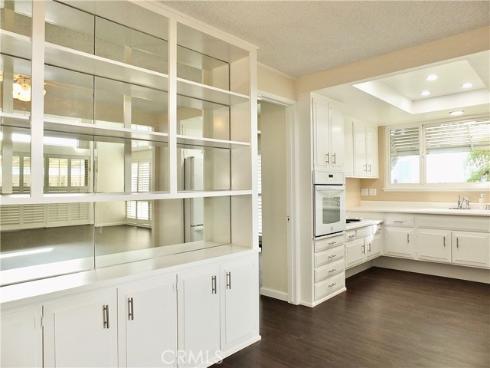 1891 Mckinney 26B Way, Seal Beach, CA