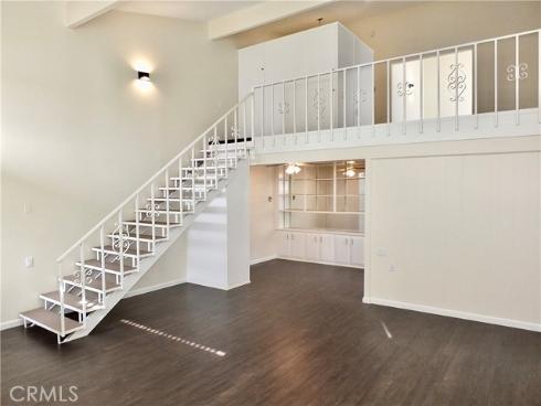 1891 Mckinney 26B Way, Seal Beach, CA