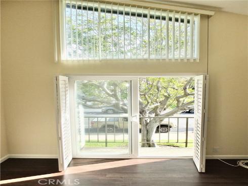 1891 Mckinney 26B Way, Seal Beach, CA