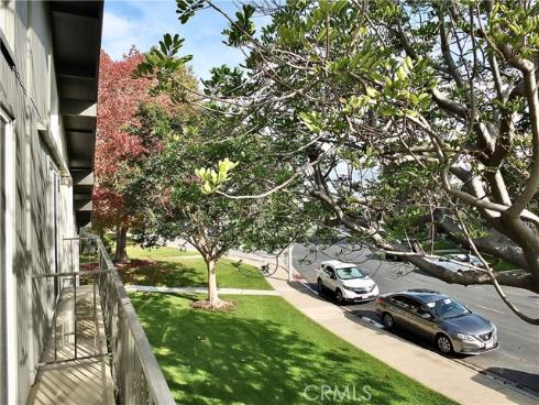 1891 Mckinney 26B Way, Seal Beach, CA