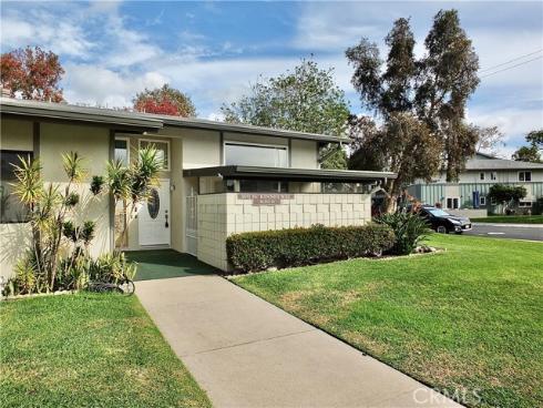 1891 Mckinney 26B Way, Seal Beach, CA