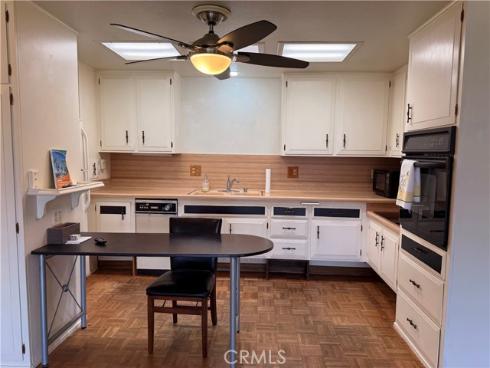 1321  Prestwick  147K  Road, Seal Beach, CA