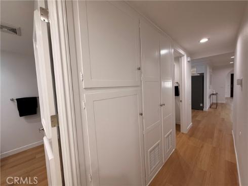 1921  Saint John  35C  Road, Seal Beach, CA