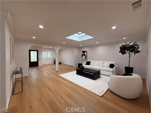 1921  Saint John  35C  Road, Seal Beach, CA