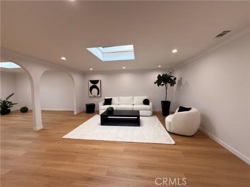 1921  Saint John  35C  Road, Seal Beach, CA