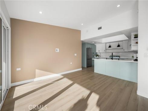 1641  Monterey  18E  RoadM-2, Seal Beach, CA