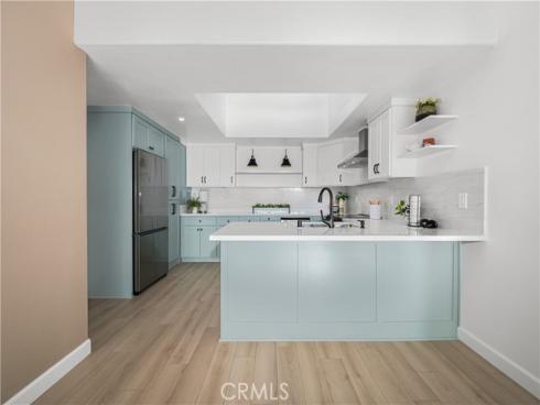 1641  Monterey  18E  RoadM-2, Seal Beach, CA