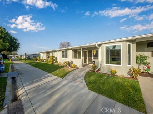 1641  Monterey  18E  RoadM-2, Seal Beach, CA