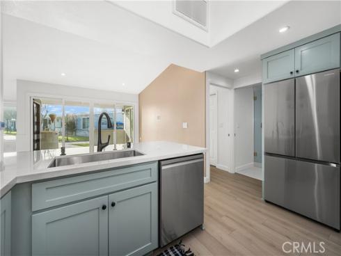 1641  Monterey  18E  RoadM-2, Seal Beach, CA