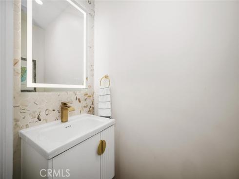 1271  Kenwood  163L  RoadM-7, Seal Beach, CA