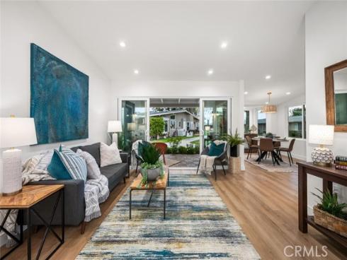 1271  Kenwood  163L  RoadM-7, Seal Beach, CA