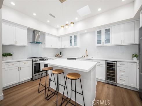 1271  Kenwood  163L  RoadM-7, Seal Beach, CA