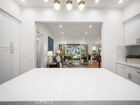 1271  Kenwood  163L  RoadM-7, Seal Beach, CA