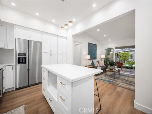 1271  Kenwood  163L  RoadM-7, Seal Beach, CA