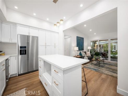 1271  Kenwood  163L  RoadM-7, Seal Beach, CA