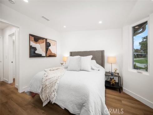 1271  Kenwood  163L  RoadM-7, Seal Beach, CA