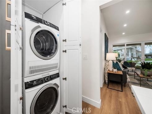 1271  Kenwood  163L  RoadM-7, Seal Beach, CA