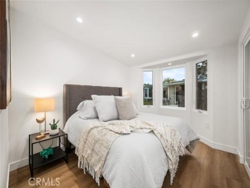 1271  Kenwood  163L  RoadM-7, Seal Beach, CA