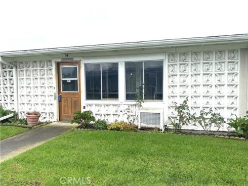 1621  Monterey Rd., M2-19h  , Seal Beach, CA