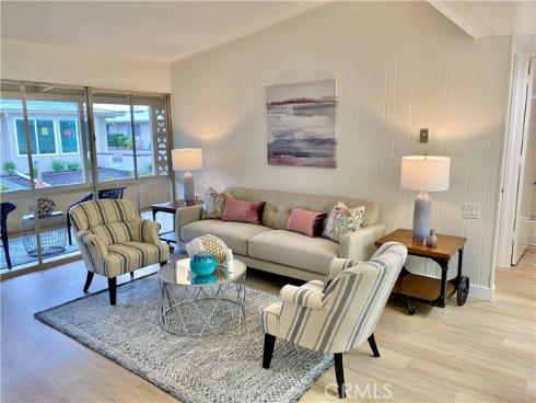 13581  Medinac Ln M5-71e  , Seal Beach, CA