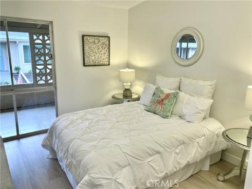 13581  Medinac Ln M5-71e  , Seal Beach, CA