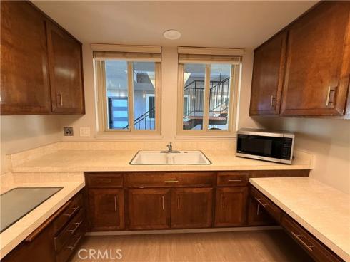 1811  Saint John  41E  Road, Seal Beach, CA