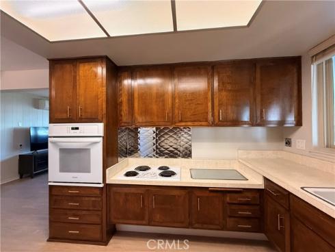 1811  Saint John  41E  Road, Seal Beach, CA