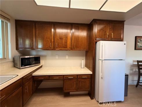 1811  Saint John  41E  Road, Seal Beach, CA