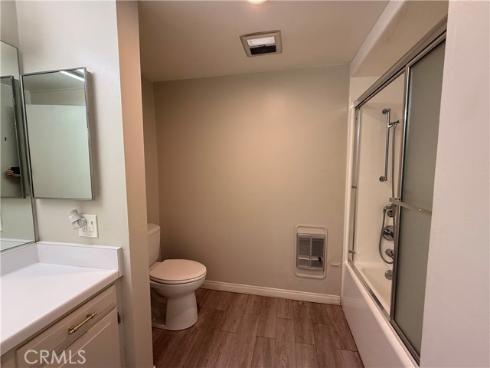 1811  Saint John  41E  Road, Seal Beach, CA