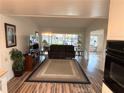 1460 Pelham M5-106F Road, Seal Beach, CA