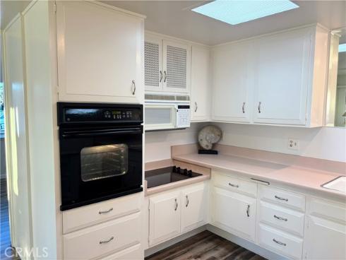 1460 Pelham M5-106F Road, Seal Beach, CA