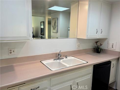 1460 Pelham M5-106F Road, Seal Beach, CA