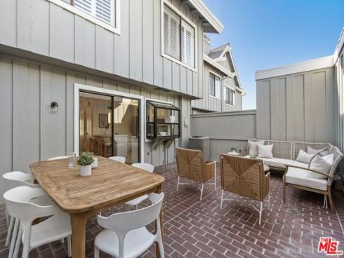 306 Regatta Way, Seal Beach, CA