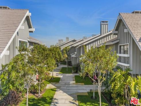 306 Regatta Way, Seal Beach, CA