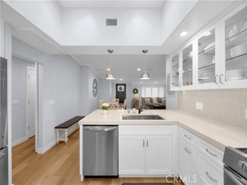 1671  Interlachen  285L , Seal Beach, CA