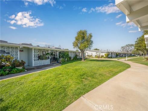 1301  Skokie  27H  RoadM-3, Seal Beach, CA