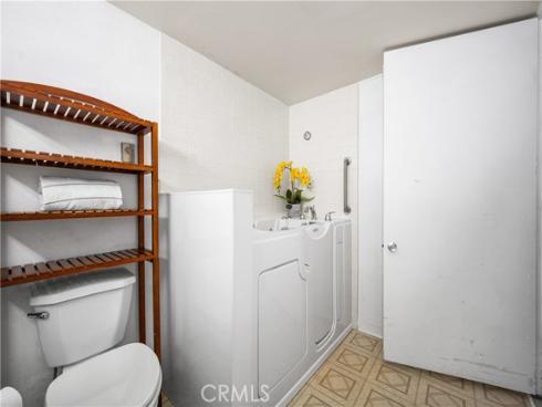 1502  Golden Rain  46J  RoadM-2, Seal Beach, CA