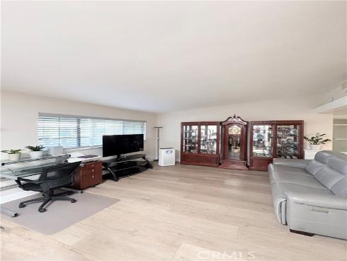 1680  Monterey Rd., M2-10i  , Seal Beach, CA