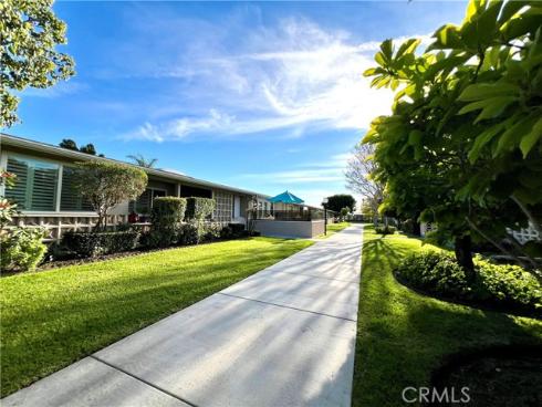 1730  Sunningdale Rd., M14-17a  , Seal Beach, CA