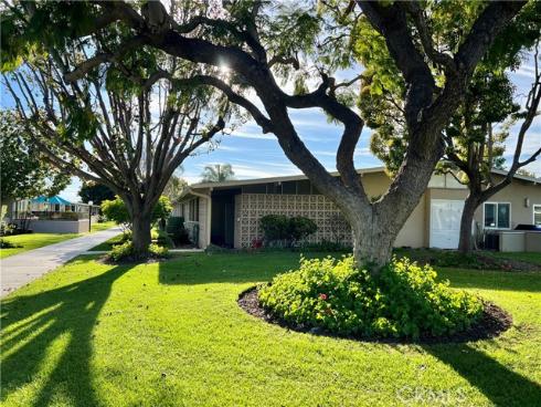 1730  Sunningdale Rd., M14-17a  , Seal Beach, CA