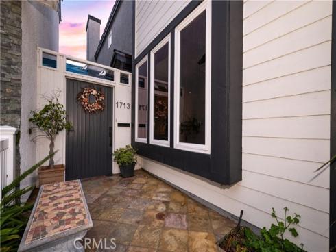 1713  Electric Avenue  , Seal Beach, CA