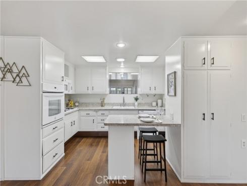 1200  Canoe Brook  19D  Drive, Seal Beach, CA