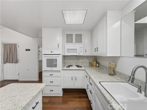 1200  Canoe Brook  19D  Drive, Seal Beach, CA