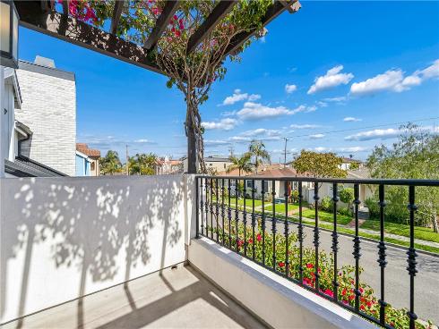 311  16th  , Seal Beach, CA