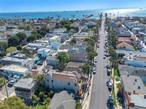 236  8th St  , Seal Beach, CA