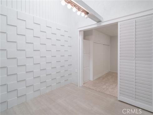 1880  St John Rd Mut 15, 33b  , Seal Beach, CA