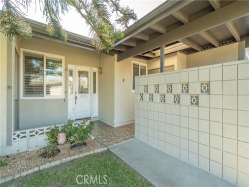 1880  St John Rd Mut 15, 33b  , Seal Beach, CA