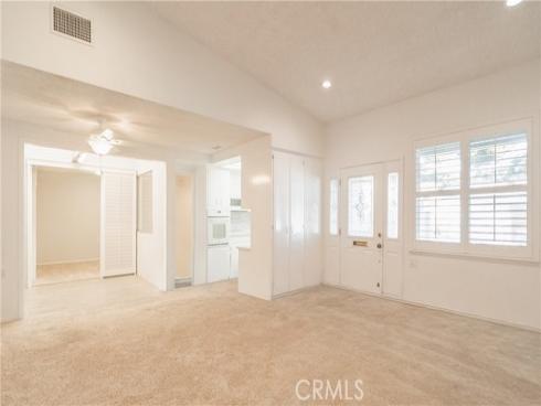 1880  St John Rd Mut 15, 33b  , Seal Beach, CA