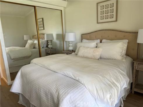 13881  Thunderbird M1-64d  , Seal Beach, CA